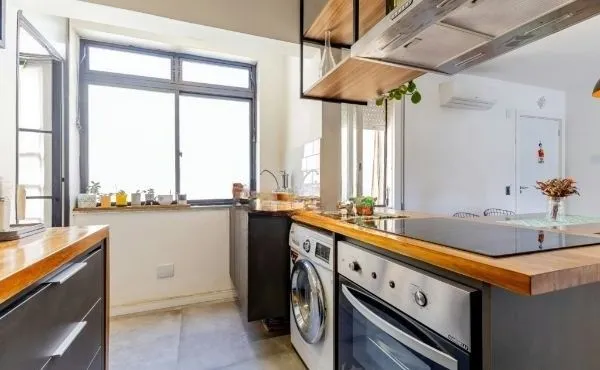 Imagem Apartamento na Cidade Baixa de 1 dormitório e dependência REFORMADO