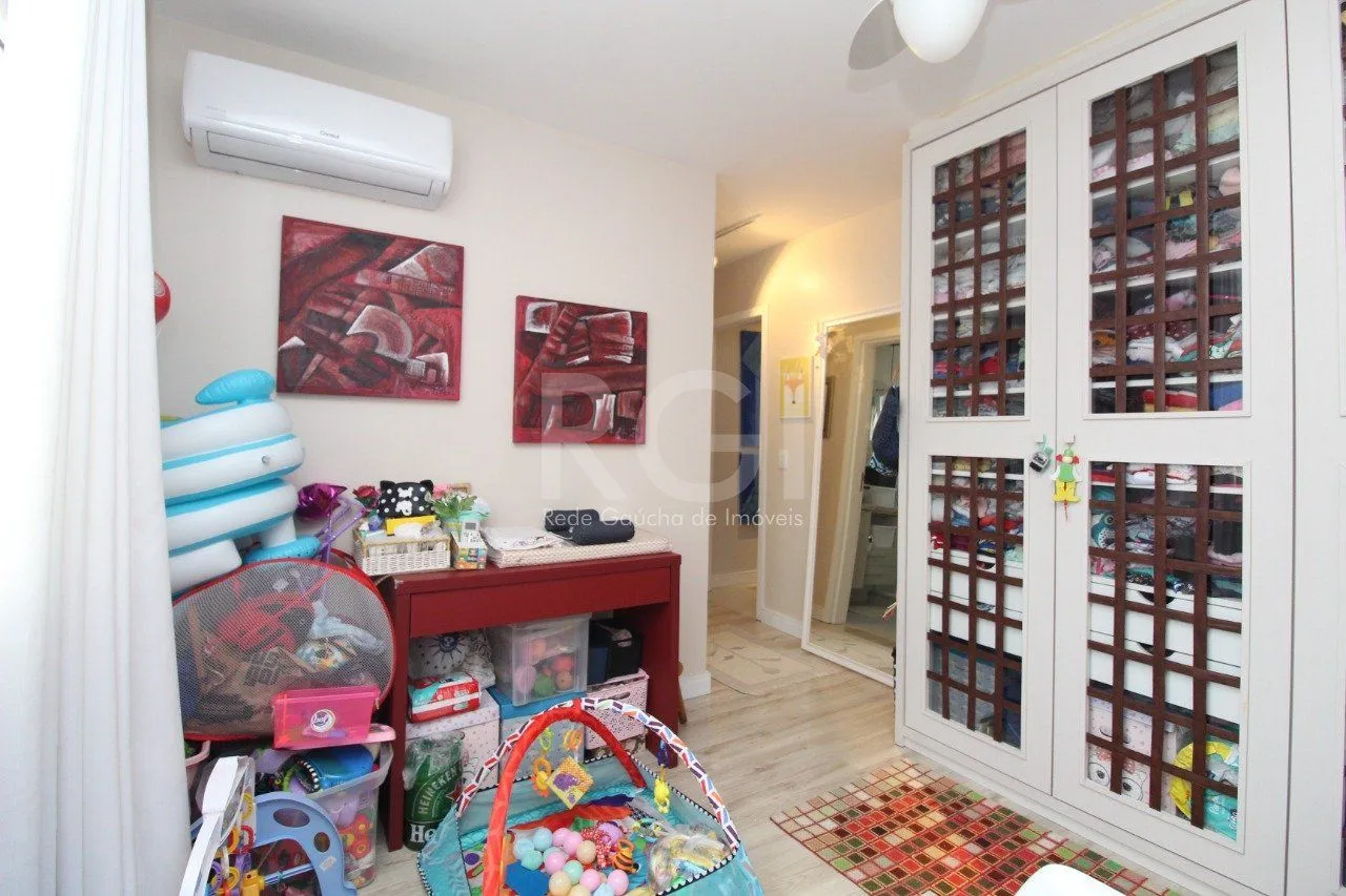 Imagem Cobertura para Venda - 106.84m², 3 dormitórios, sendo 2 suites, Petrópolis