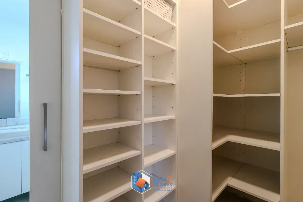 Imagem Sobrado para venda em Cidade Monções com 3 quartos, sendo 1 suíte, 178m²