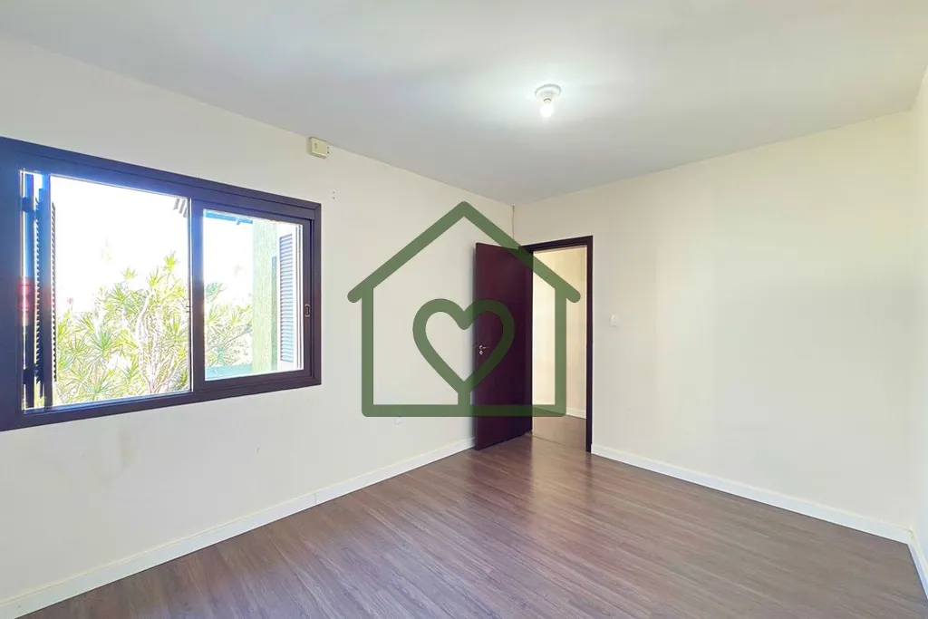Imagem Está excelente casa destaca-se pelo conforto, amplitude e excelente distribuição dos ambientes, i...
