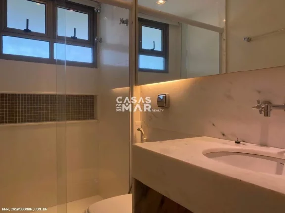 Imagem Apartamento de luxo à beira-mar no Leblon, RJ: 2 quartos, 1 suíte, 2 banheiros, 2 vagas de garagem e 84m² de pura sofisticação!