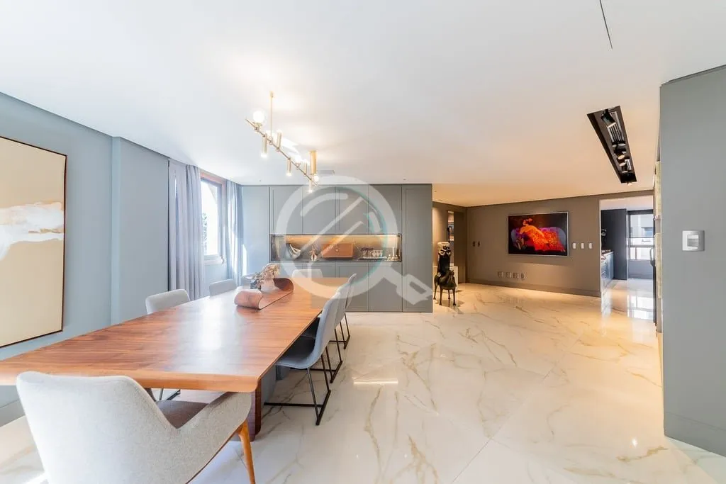 Imagem Apartamento com 405 m² de área privativa, 4 suítes transformadas em 3, TOTALMENTE REFORMADO, com ...