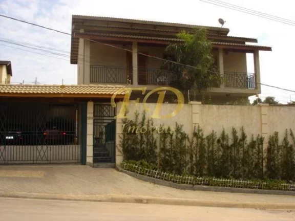 Foto do imóvel Casa com Piscina a Venda em Atibaia