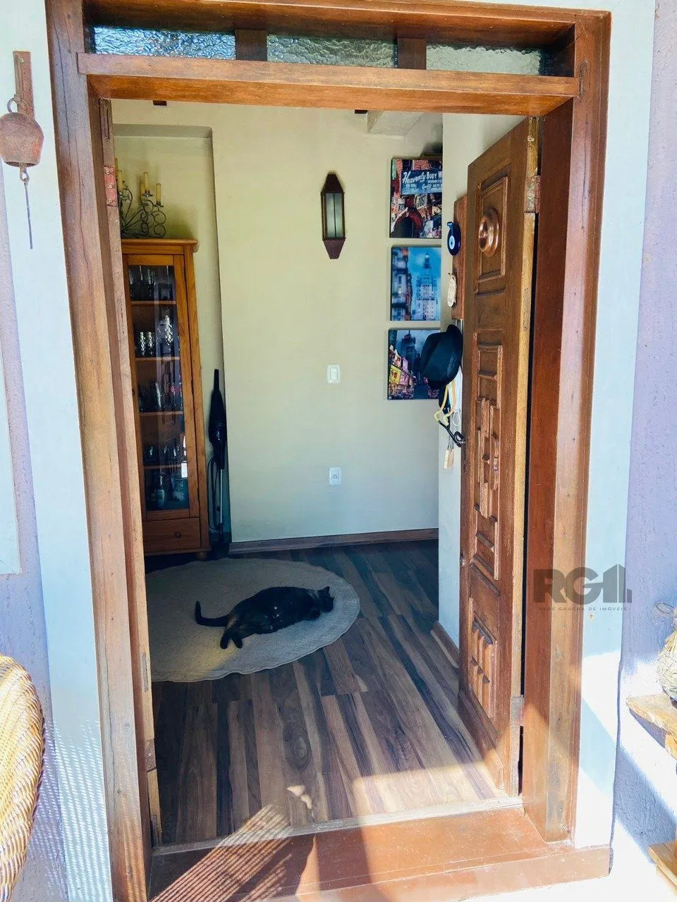 Imagem Casa com 2 suítes, lareira, deck, vaga de garagem - 140m² no bairro Laje de Pedra, Canela/RS