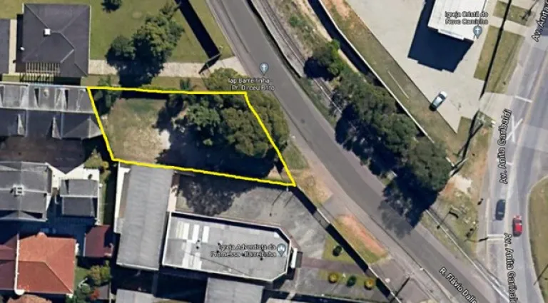 Imagem Terreno à Venda, 667 m² em Bacacheri - Curitiba