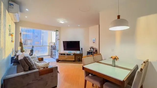 Imagem Apartamento Amplo com Suíte, Sacada Integrada e Vaga
