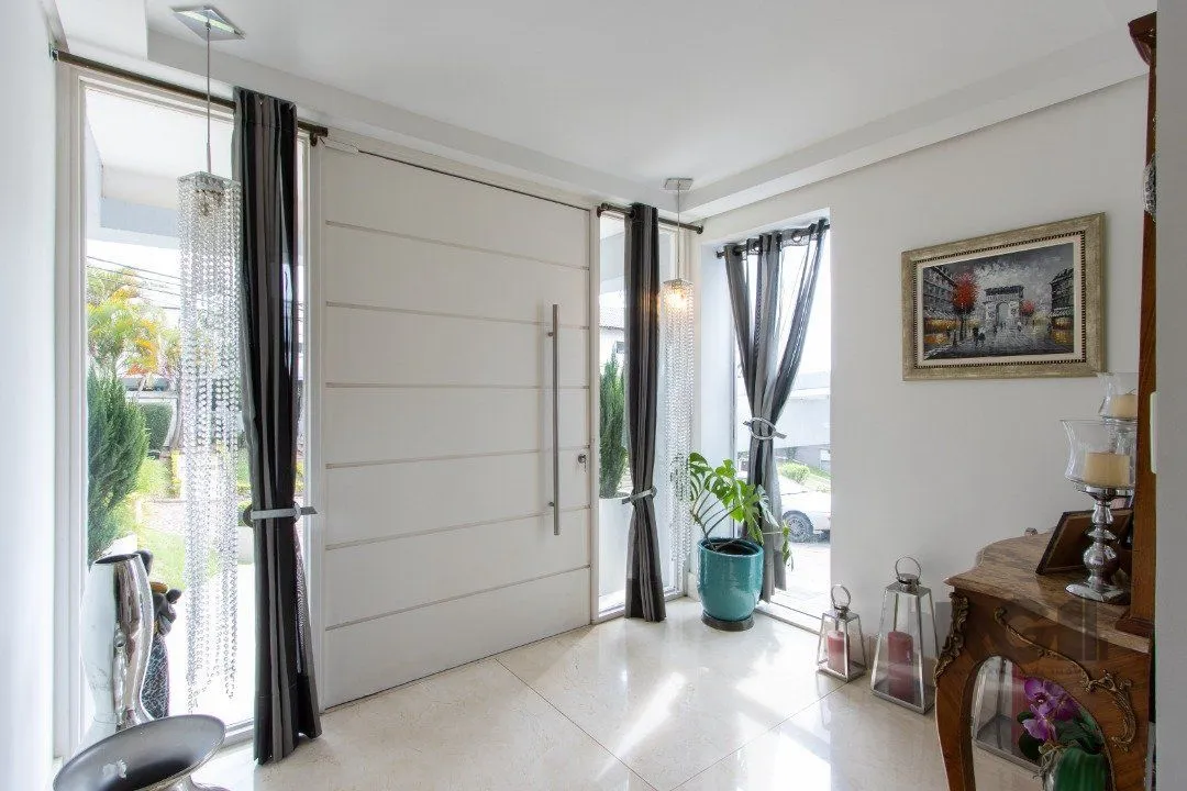 Imagem Casa em condominio . com 6 suites, sendo 3 suítes master com closet e hidro.
