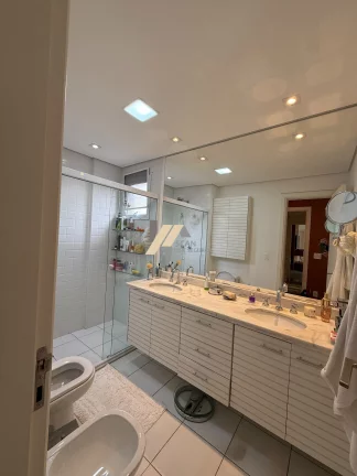 Imagem Apartamento à venda com 2 quartos no Cambuí em Campinas-SP.