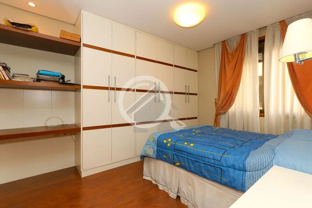 Imagem Apartamento com 67m2 privativos mobiliado e equipado com eletrodomésticos e split. Imóvel bem vent...