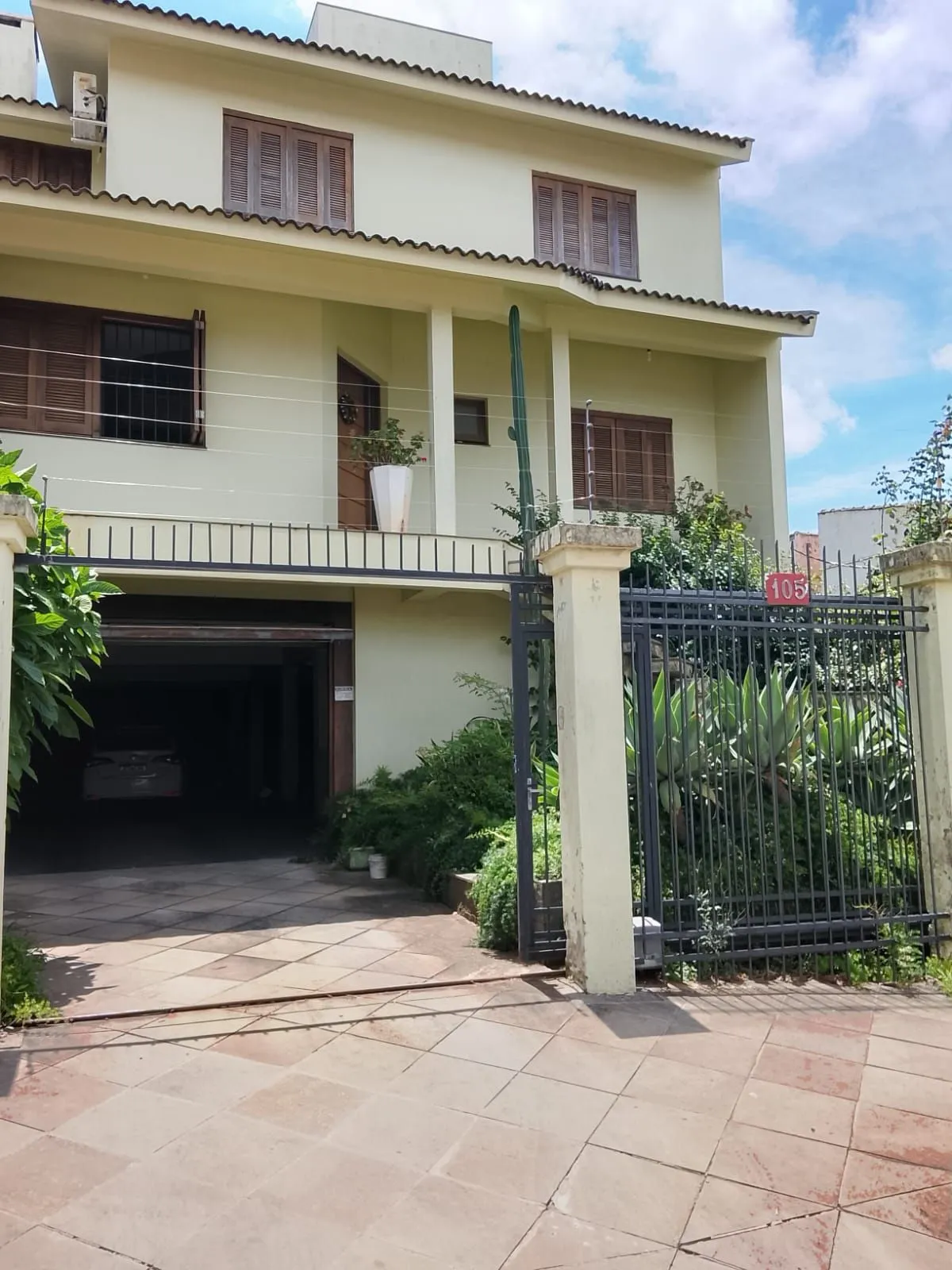 Imagem CASA / SOBRADO 5D e 10 vagas 3 Banheiros - Pátio enorme c/ Jacuzi e Pergolado - Living 3 ambientes - Sta Teresa