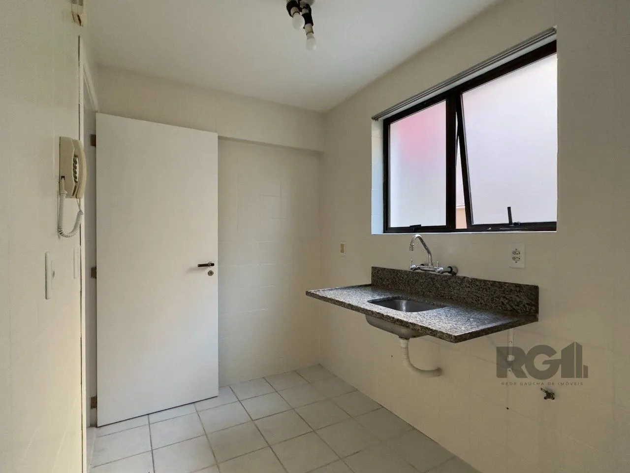 Imagem APARTAMENTO GARDEN, 2 DORMITÓRIOS E 1 VAGA DE GARAGEM COM ÓTIMA LOCALIZAÇÃO NO MOINHOS