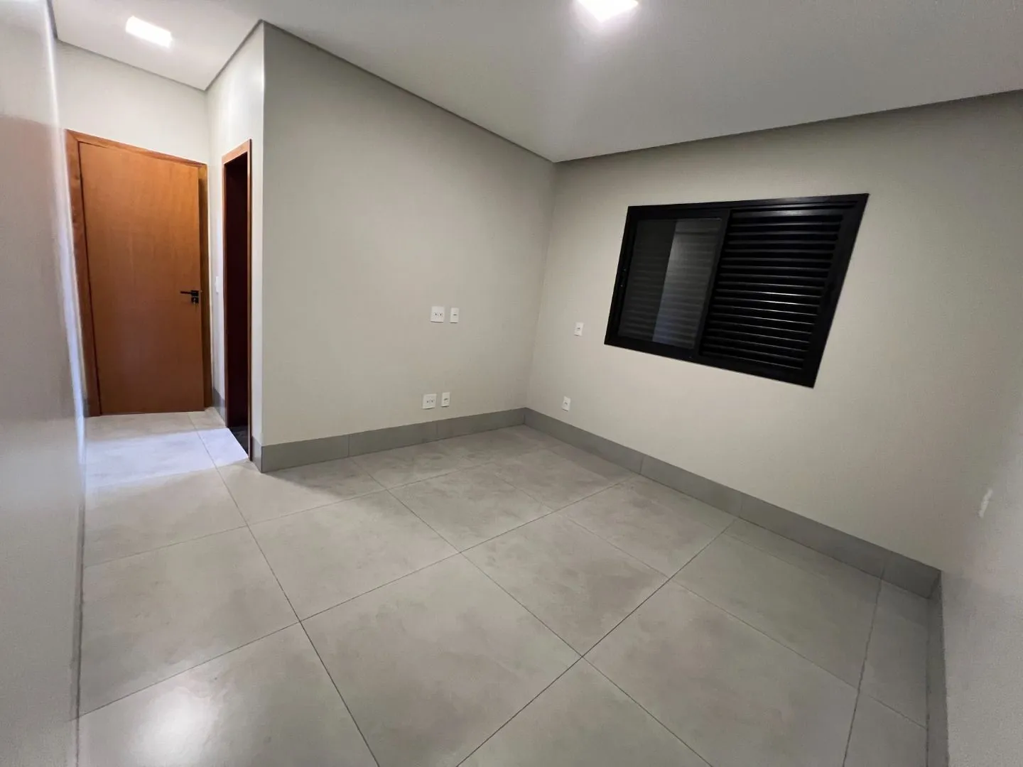 Imagem Casa com 3 dormitórios à venda, 112 m² por R$ 590.000,00 - Jardim Vitória - Patos de Minas/MG
