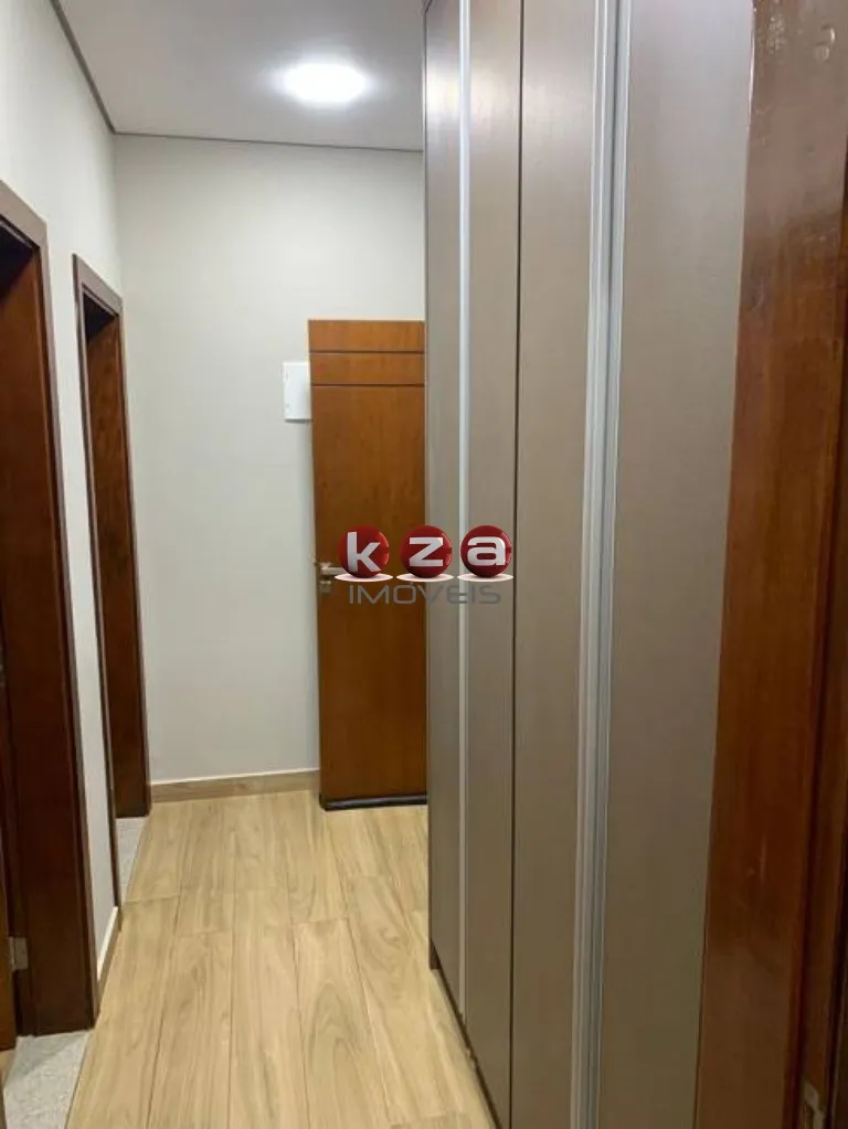 Imagem Casa para venda no Condomínio Portal do Jequitibá em Valinhos-SP: 3 quartos, 3 suítes, 1 sala, 4 banheiros, 2 vagas de garagem, 180 m².