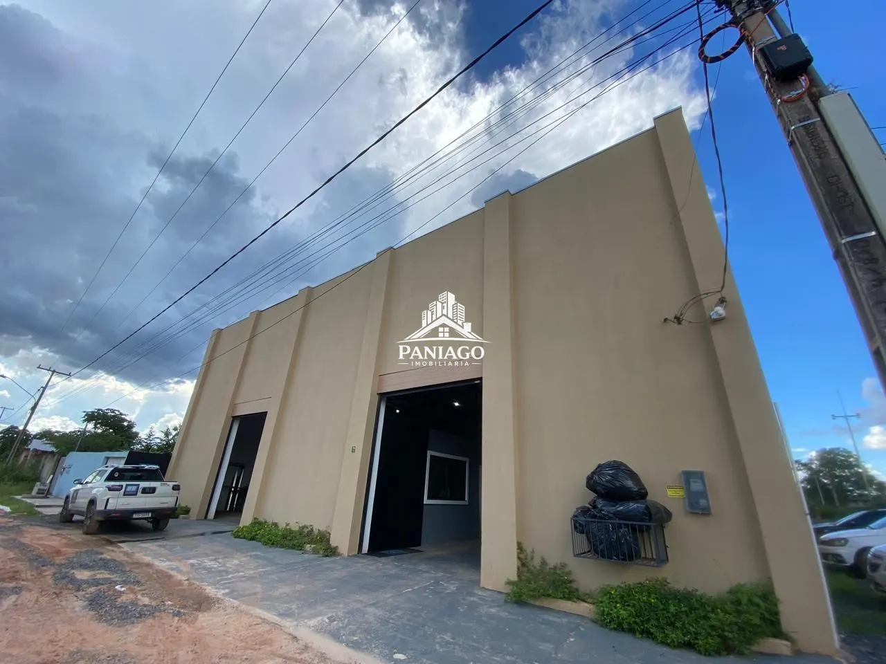 Imagem Barracão 430 m², pé direito alto, energia solar - Parque Geórgia, Cuiabá/MT