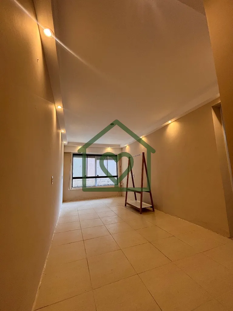 Imagem Apartamento reformado ao lado do Tribunal de justiça e muito próximo a orla do Guaíba. Preço e d...