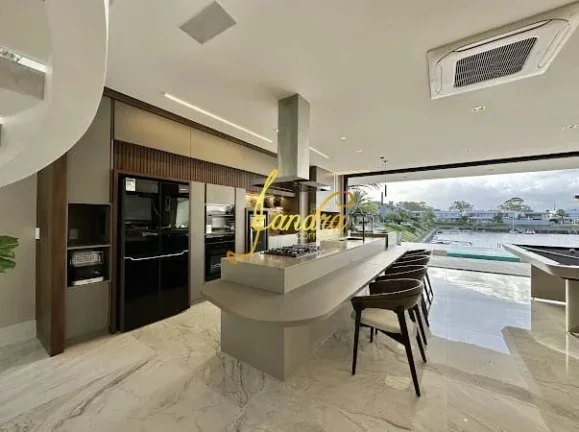 Imagem Sobrado em condomínio fechado com 05 suites vista Marina
