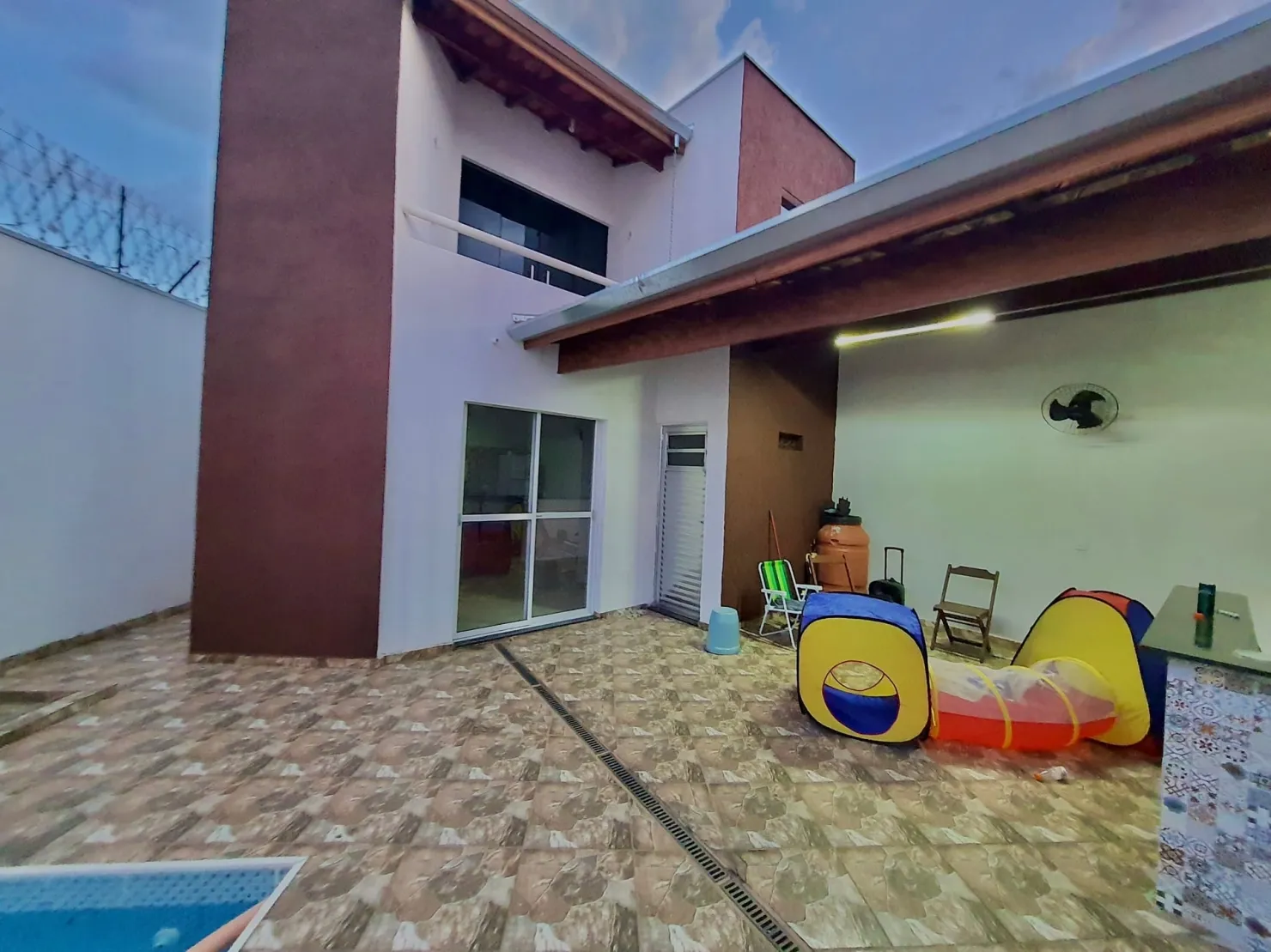 Foto do imóvel Comercial à venda 1 Quarto, 1 Suite, 1 Vaga, 467.52M², Jardim Baronesa, Taubaté - SP