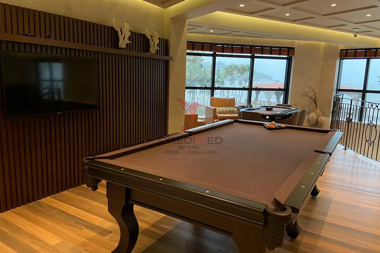 Imagem Pé na areia em Itapema com 4 Suites, living integrado, churrasqueira, 3 vagas ,vista mar