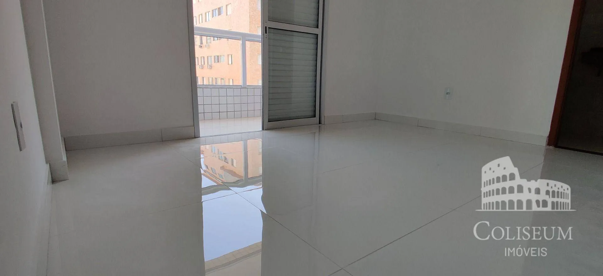 Imagem Apartamento com 2 dormitórios à venda, 73 m² por R$ 750.000,00 - Boqueirão - Praia Grande/SP