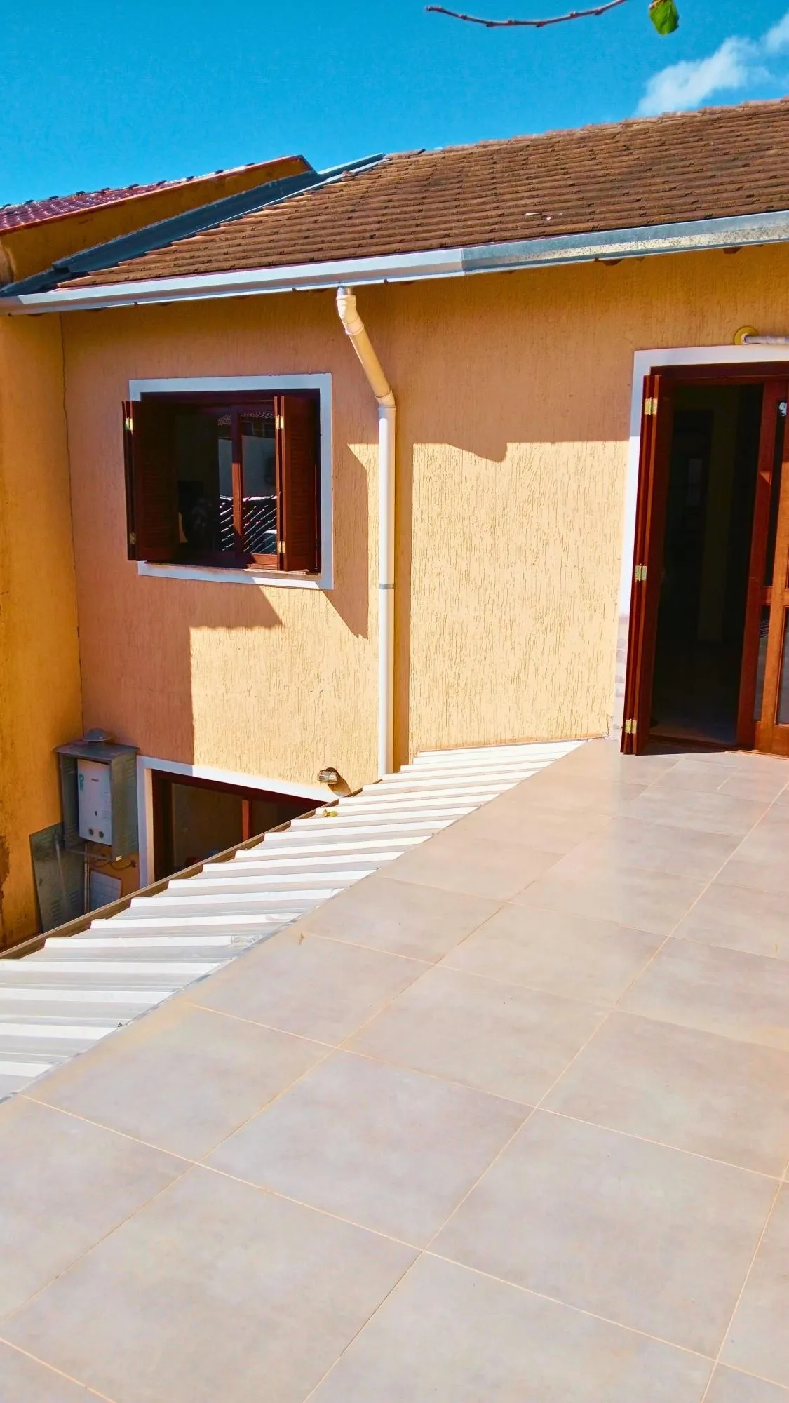 Imagem Casa aconchegante com 3 dormitórios, piscina e lareira