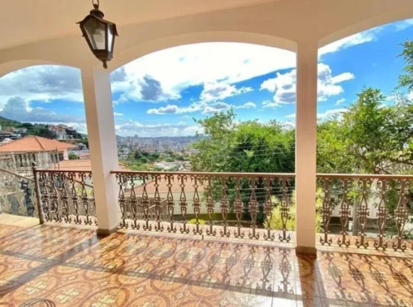 Imagem EXCELENTE CASA NO MANGABEIRAS COM 05 QUARTOS,02 SUÍTES E 04 VAGAS.