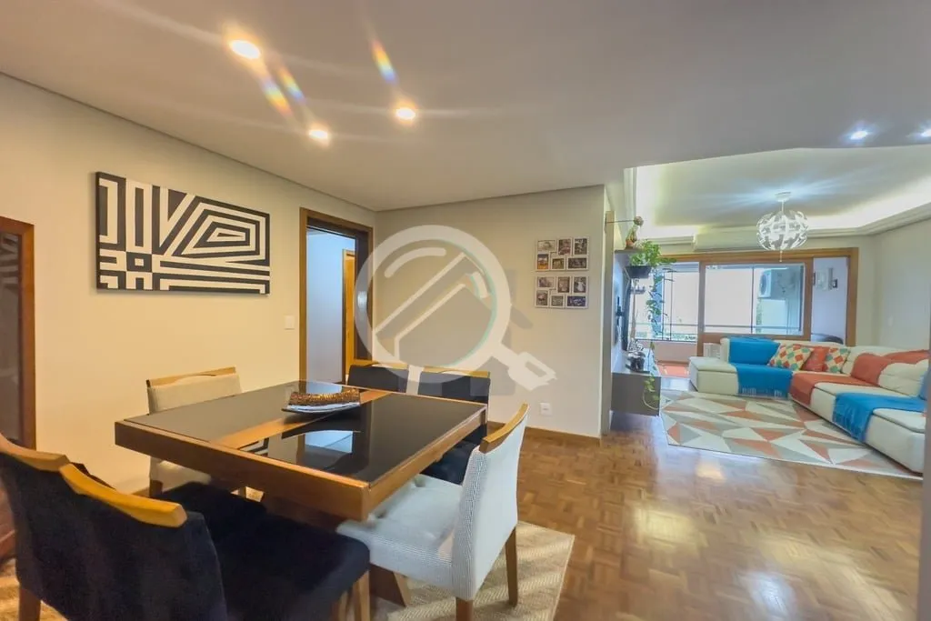Imagem Apartamento porteira fechada com 3 dormitórios em edifício nobre no coração do Bairro Menino Deu...