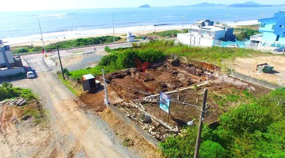 Imagem Exclusividade Quadra Mar: Terreno com Vista Permanente no Itacolomí, Balneário Piçarras