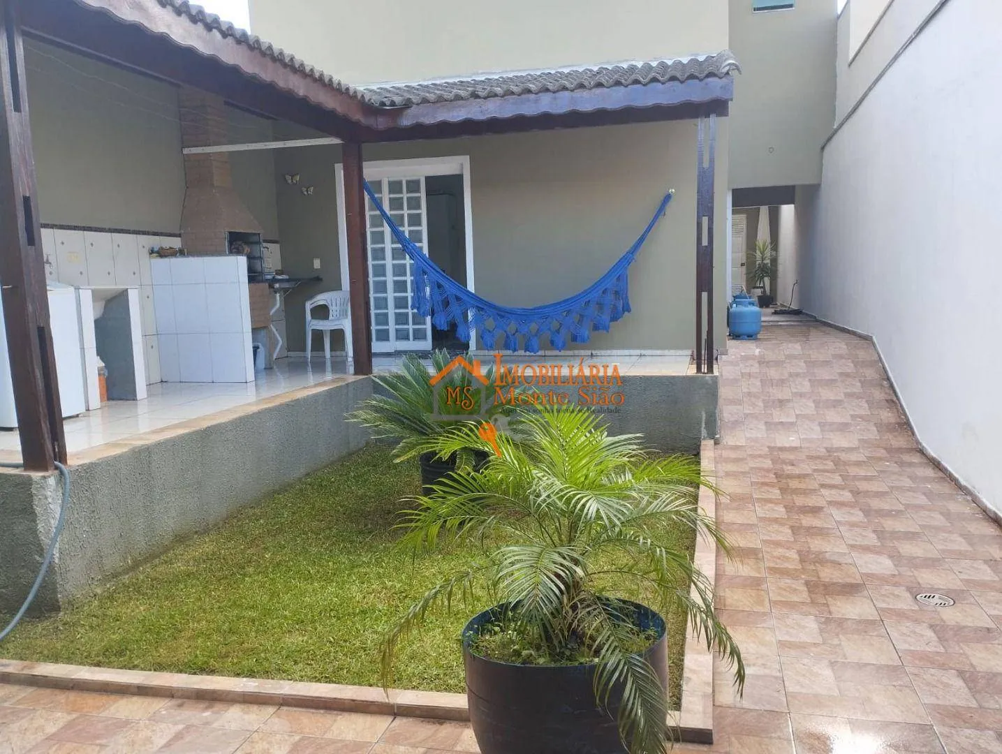 Imagem Sobrado com 3 dormitórios à venda, 220 m² por R$ 680.000,00 - Vila Caputera - Mogi das Cruzes/SP