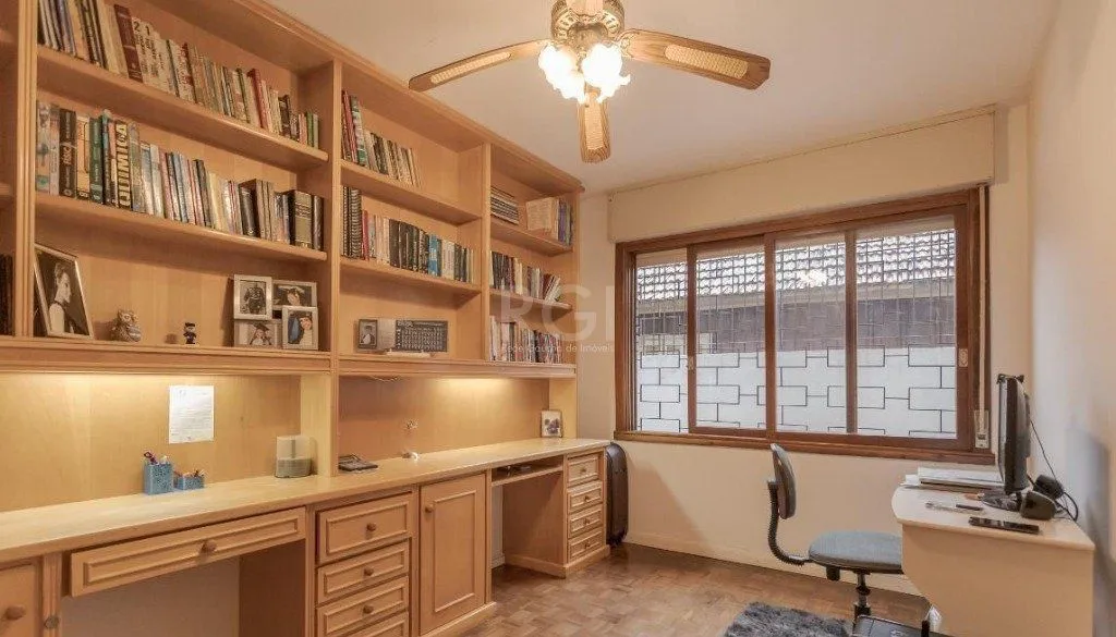 Imagem Casa para Venda - 327m², 4 dormitórios, sendo 1 suites, 3 vagas - Chácara das Pedras