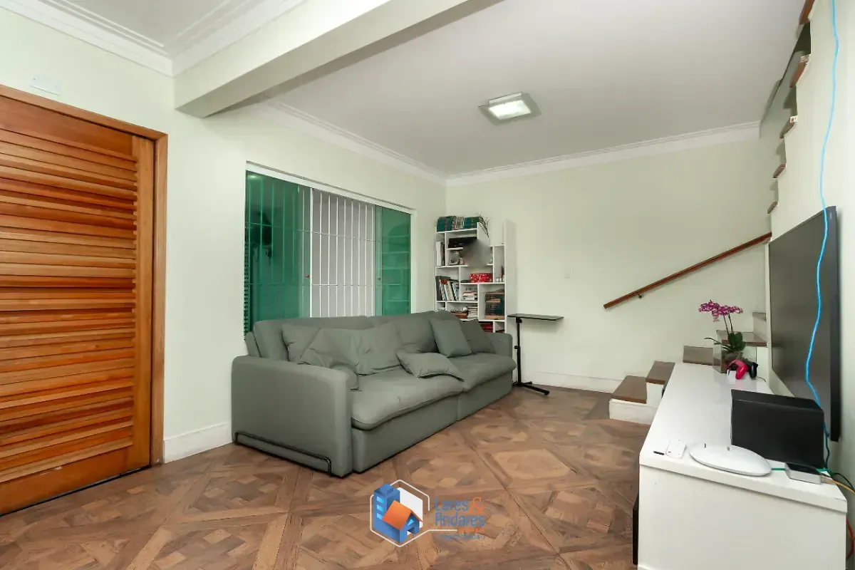 Imagem Sobrado para venda em Planalto Paulista com 3 quartos, sendo 1 suíte, 180m²