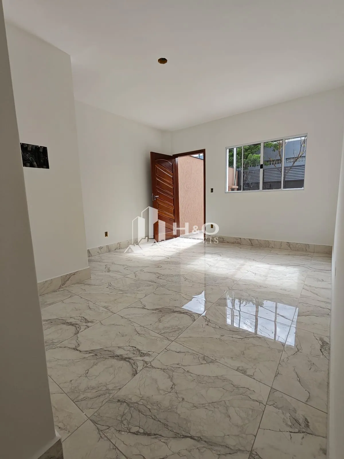 Imagem Sobrado Frontal à Venda na Vila Áurea - Guaianazes