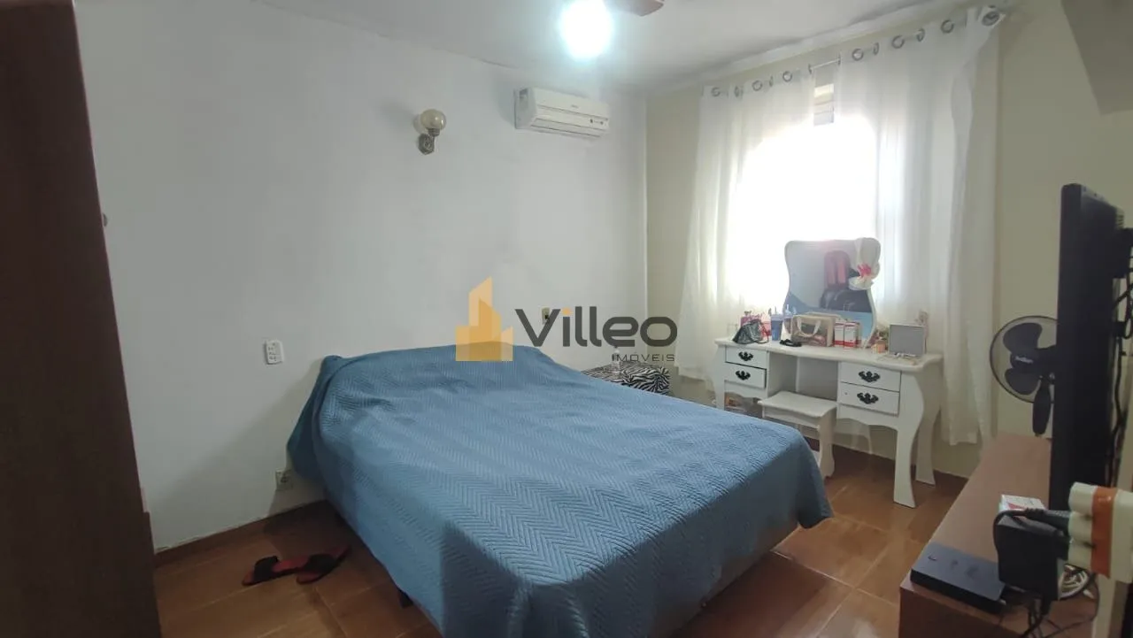 Imagem Descubra esta ampla e aconchegante residência localizada em um dos bairros mais desejados da cidade...