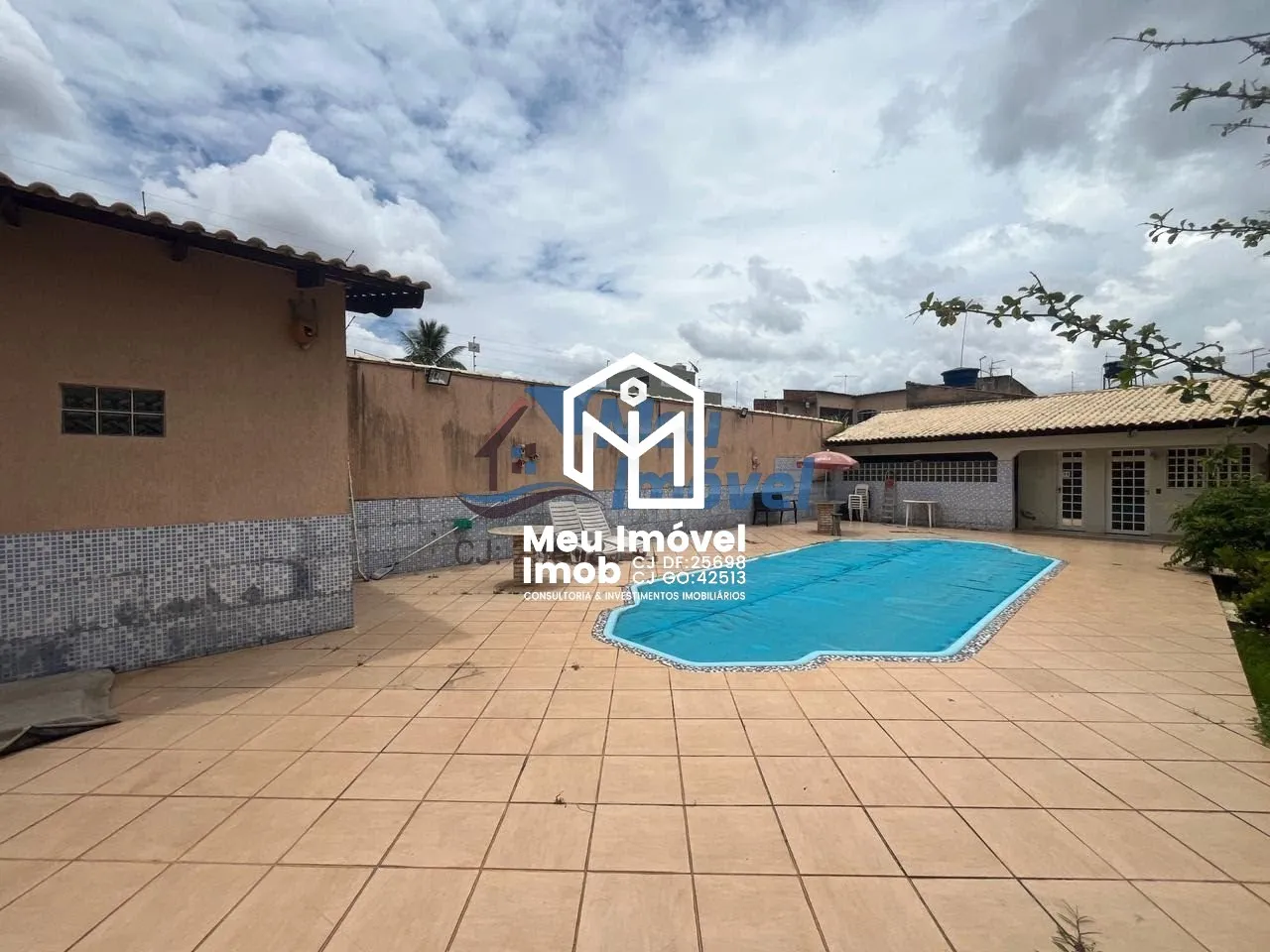 Imagem Casa 4 Quartos 2 Suítes 7 Vagas 380m² Escritura Taguatinga