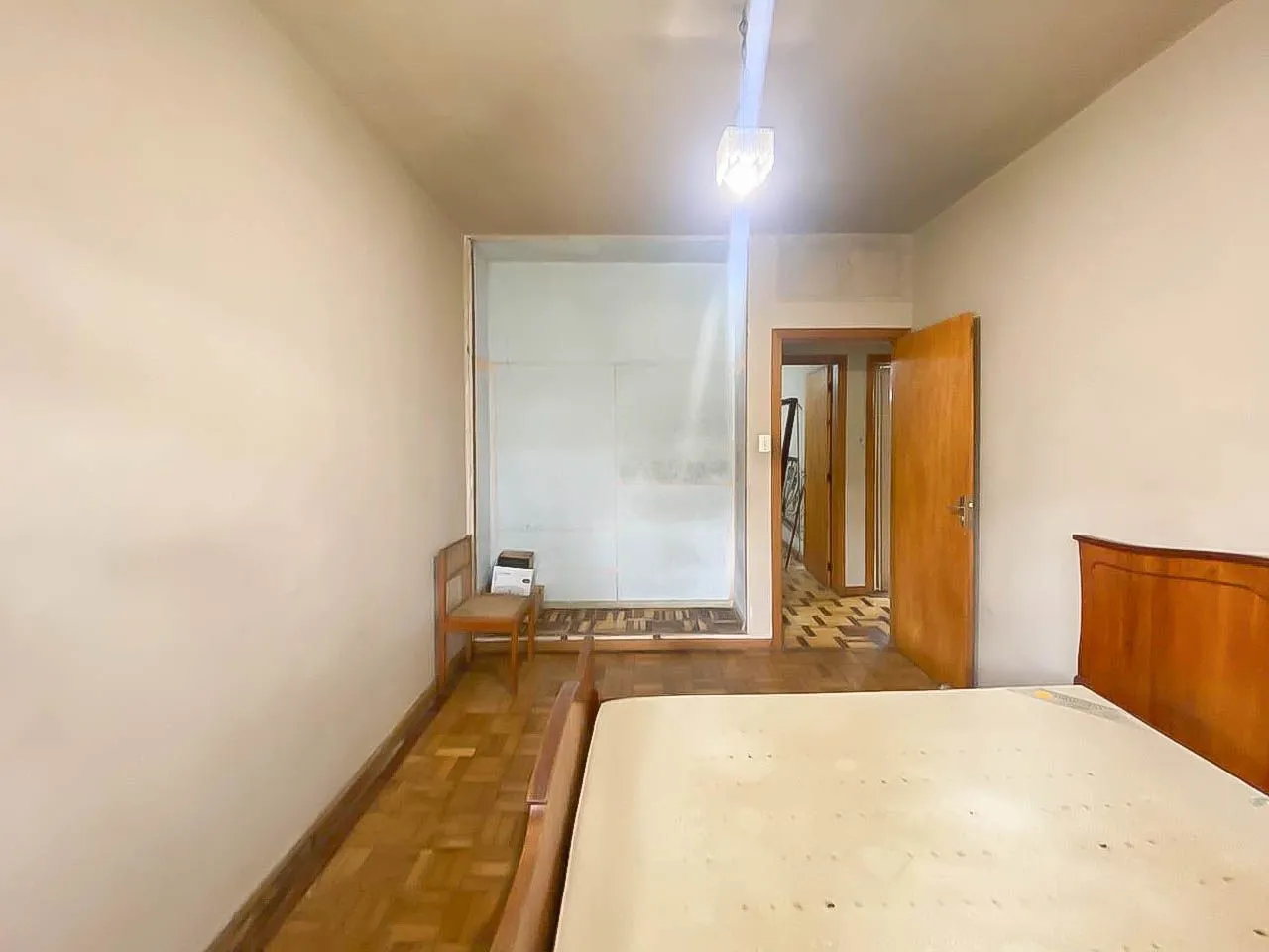 Imagem Apartamento 2 Dormitórios com Vaga Coberta no Menino Deus - Av. Ganzo, de Frente