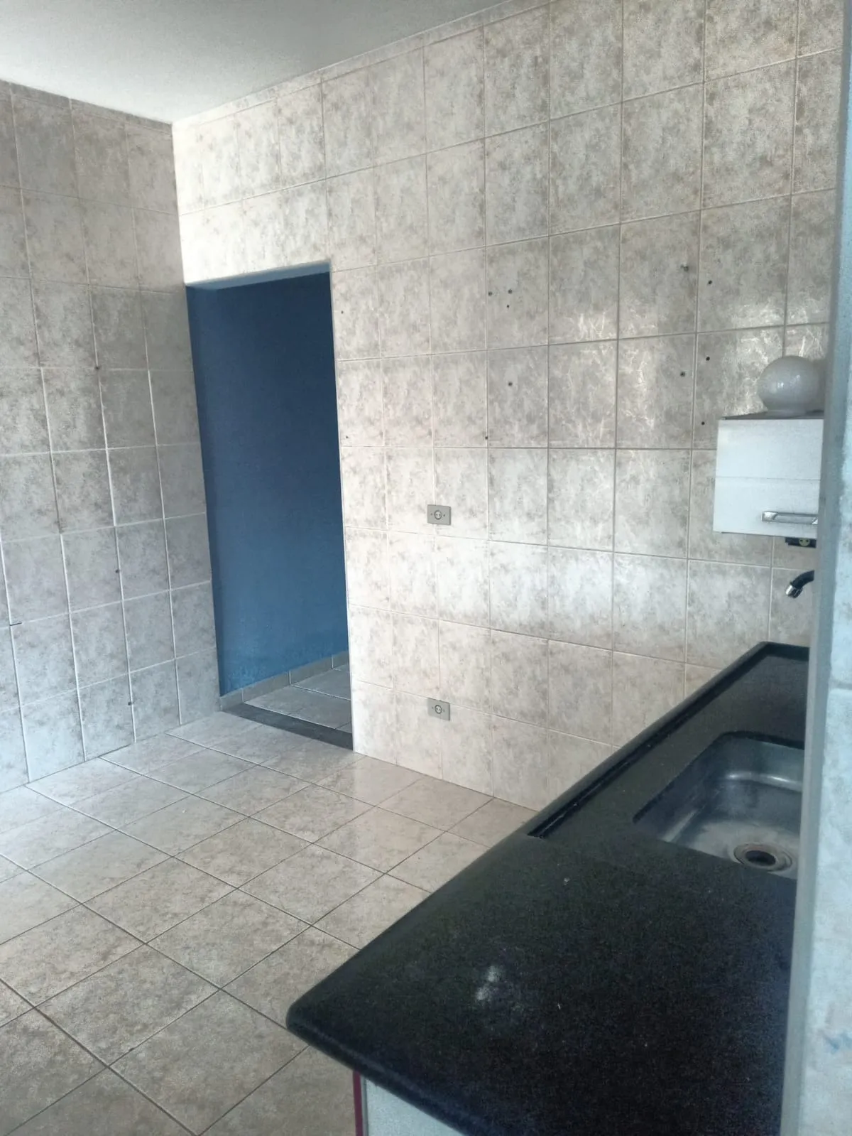 Imagem "Imóvel com 2 Dormitórios e Garagem para 2 Carros em Vila Almeida"