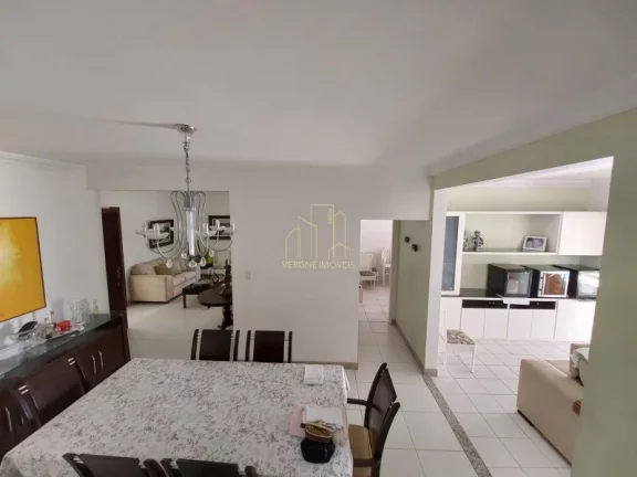 Imagem Casa de Luxo em Condomínio: 4 Quartos, 3 Suítes, 3 Salas em Piatã, Salvador-BA - 230m² de Pura Elegância e Conforto!