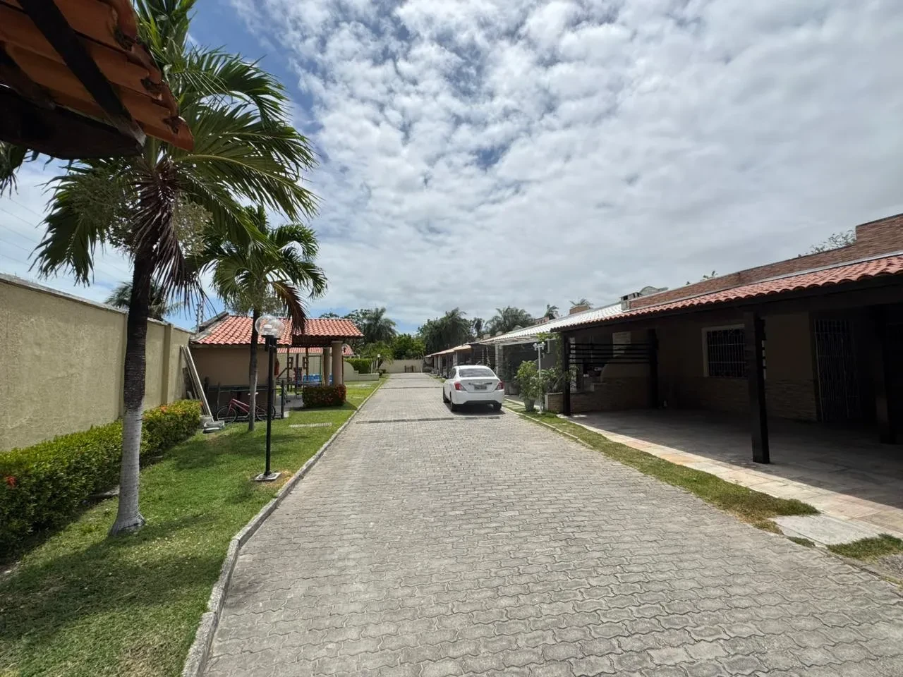 Imagem Casa de Condomínio com 3 Quartos à Venda, 140 m² em Engenheiro Luciano Cavalcante - Fortaleza
