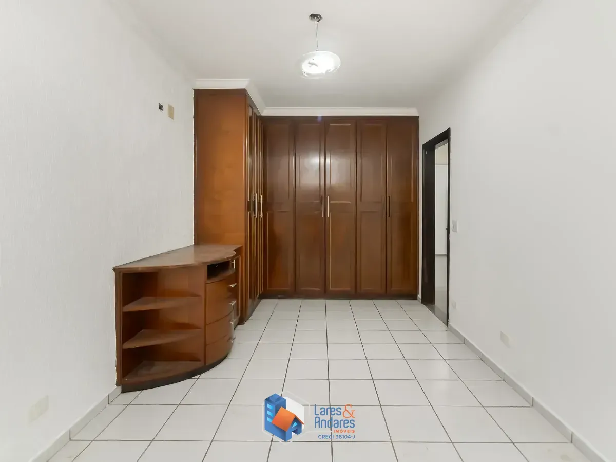 Imagem Casa para venda em Parque Maria Domitila com 5 quartos, sendo 2 suítes, 310m²