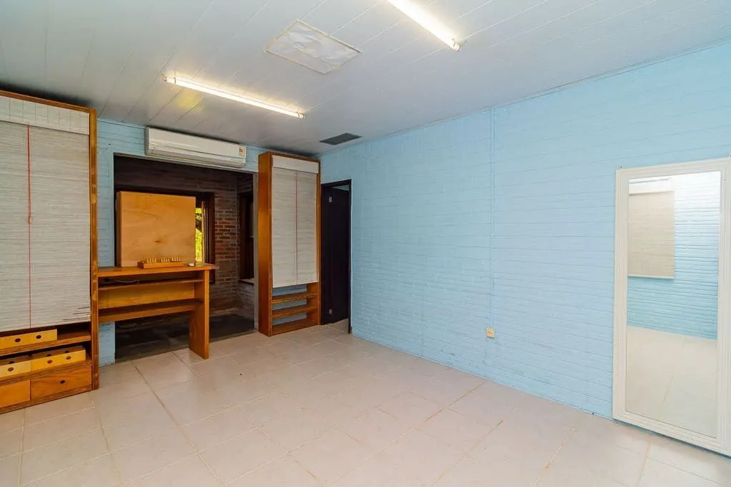 Imagem Casa de 3 dormitórios, no Bairro Ponta Grossa - Porto Alegre