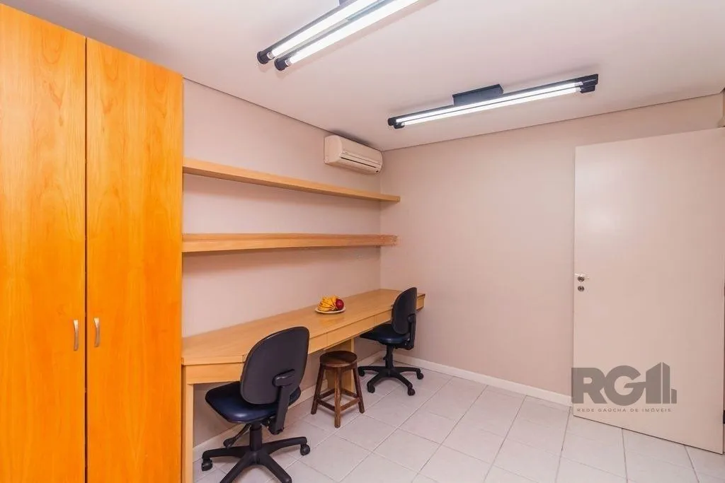 Imagem Excelente sala comercial de 140m² no centro.