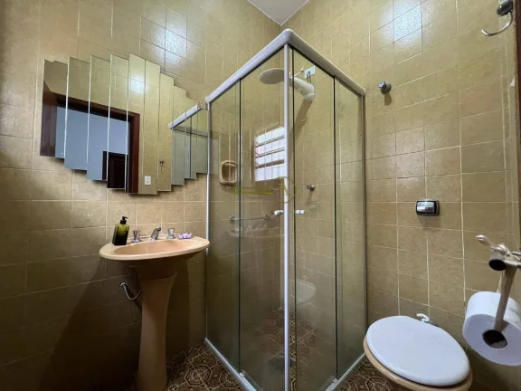 Imagem Casa a venda 5 lotes no Centro de Peruíbe 100 metros da praia em Peruíbe