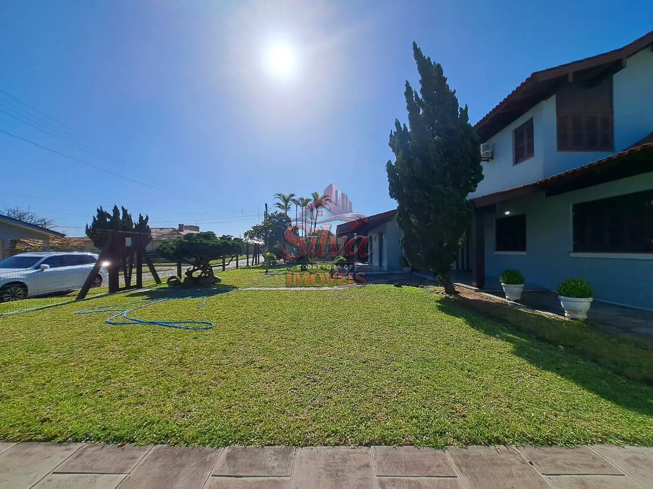 Imagem Casa alto padrão 5 dormitórios com quiosque a 300m do mar