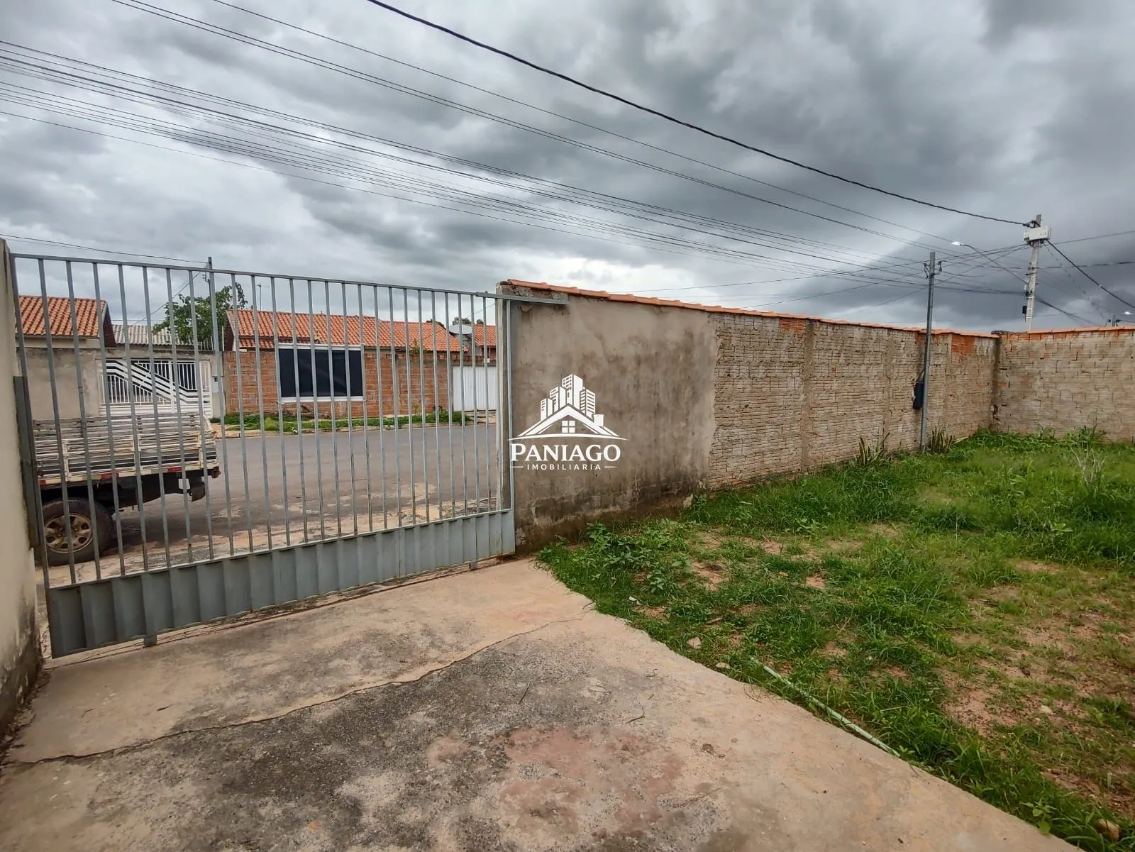 Imagem Casa com 2 quartos (1 suíte), amplo terreno, Altos do Parque, Cuiabá-MT