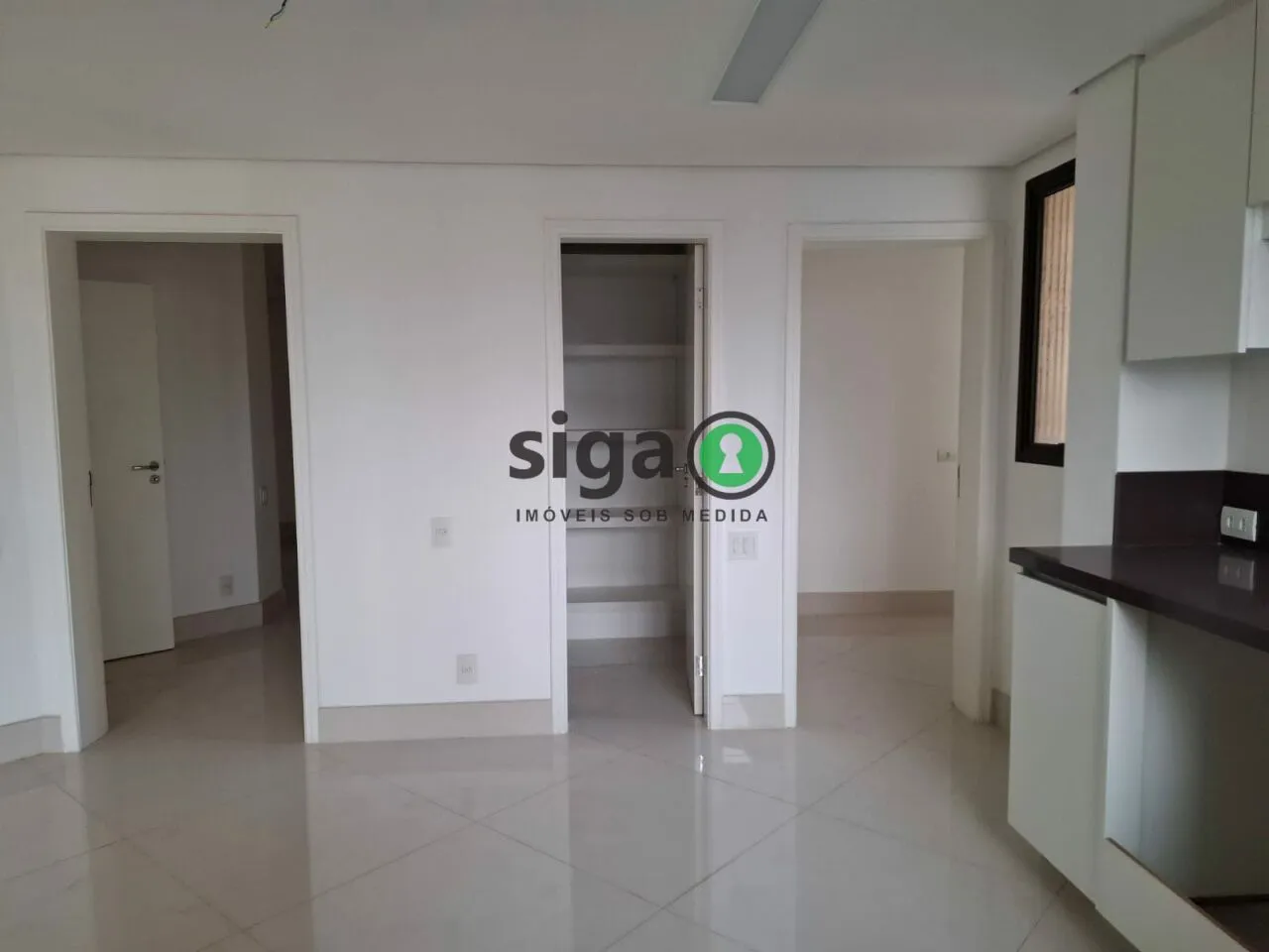 Imagem Apartamento com suítes e 4 vagas para venda, 244 m² -Vila Susana - Edifício: Cambridge Park