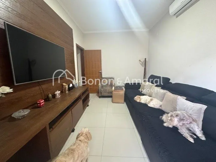 Imagem Casa com 196m² , 3 suítes, 5 banheiros, 4 vagas de garagem no Condomínio Campos do conde I Paulínia