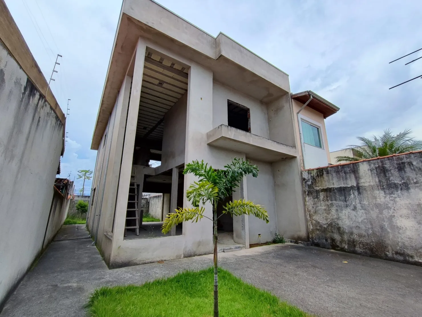 Foto do imóvel Casa à venda 3 Quartos, 1 Suite, 2 Vagas, 8M², Parque das Palmeiras, Pindamonhangaba - SP