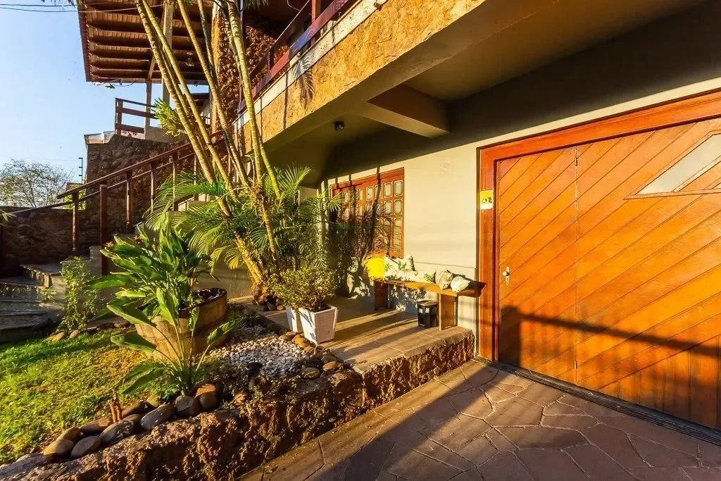 Imagem Casa espaçosa com 6 dormitórios e vista incrível no Cristo Redentor