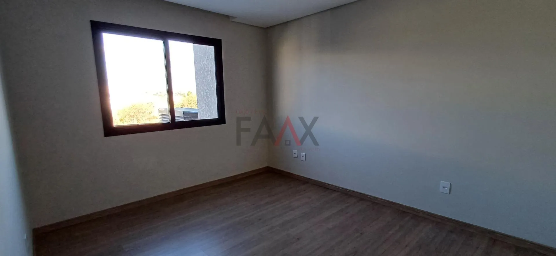 Imagem Sobrado á venda de 138m² no João Gelinski com 2 vagas em Guarapuava PR