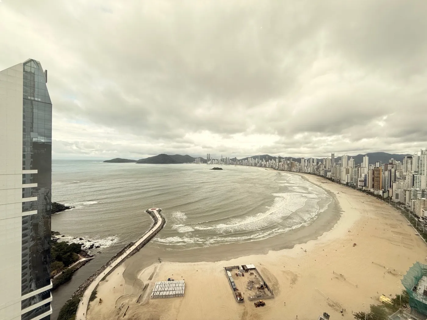 Imagem Apartamento Frente Mar para Venda em Balneário Camboriú, PIONEIROS, 3 dormitórios, 3 suítes, 4 banheiros, 5 vagas