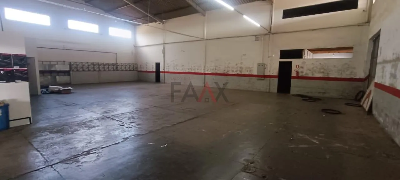 Imagem Barracão, Área Comercial para Locação às Margens da BR com 2.700m